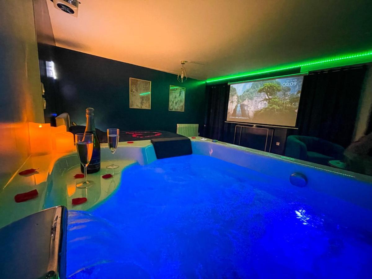 Spa sous les étoiles - Cinéma - Netflix - Parking - Gare Amiens Exterior foto