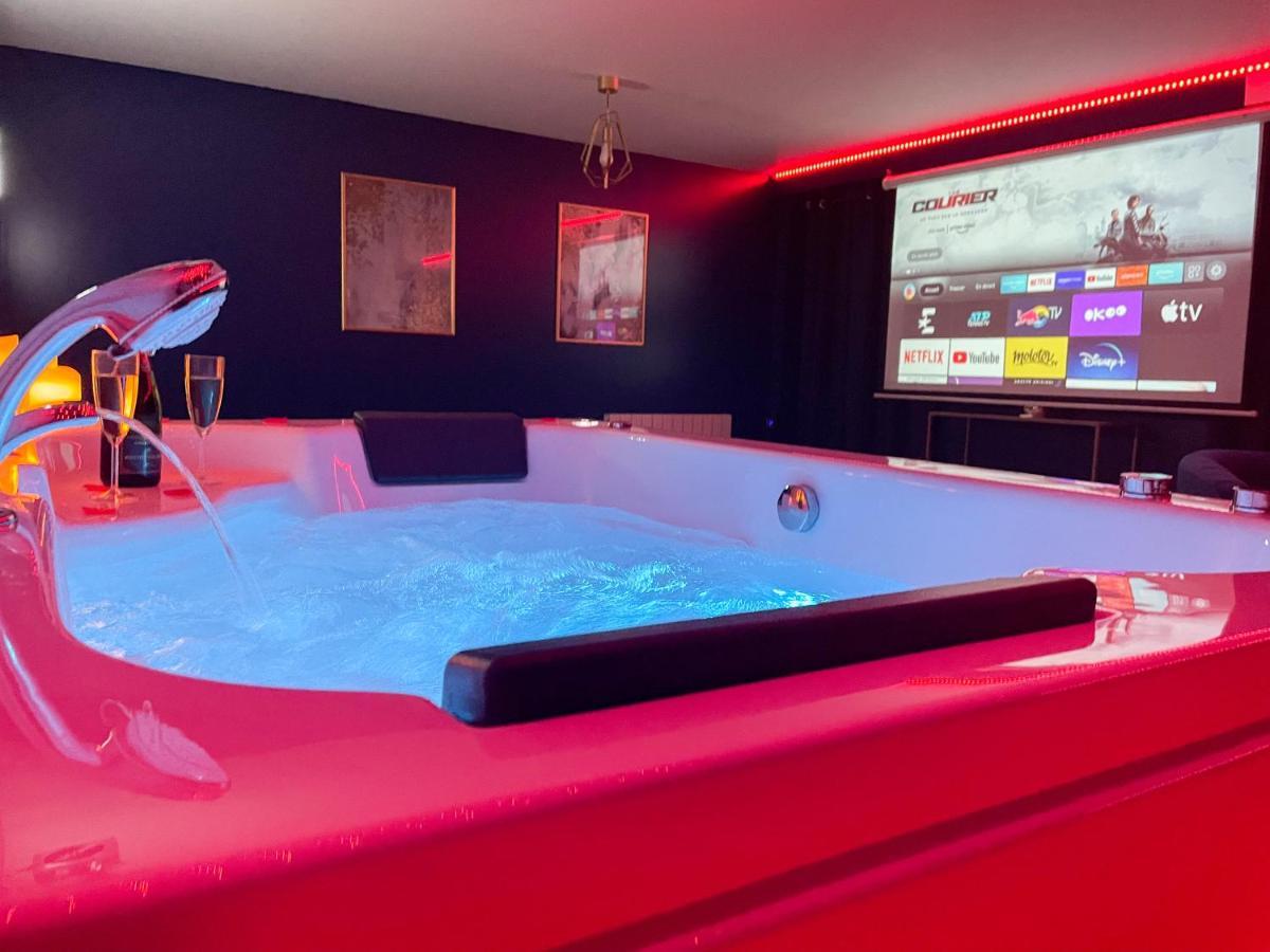 Spa sous les étoiles - Cinéma - Netflix - Parking - Gare Amiens Exterior foto
